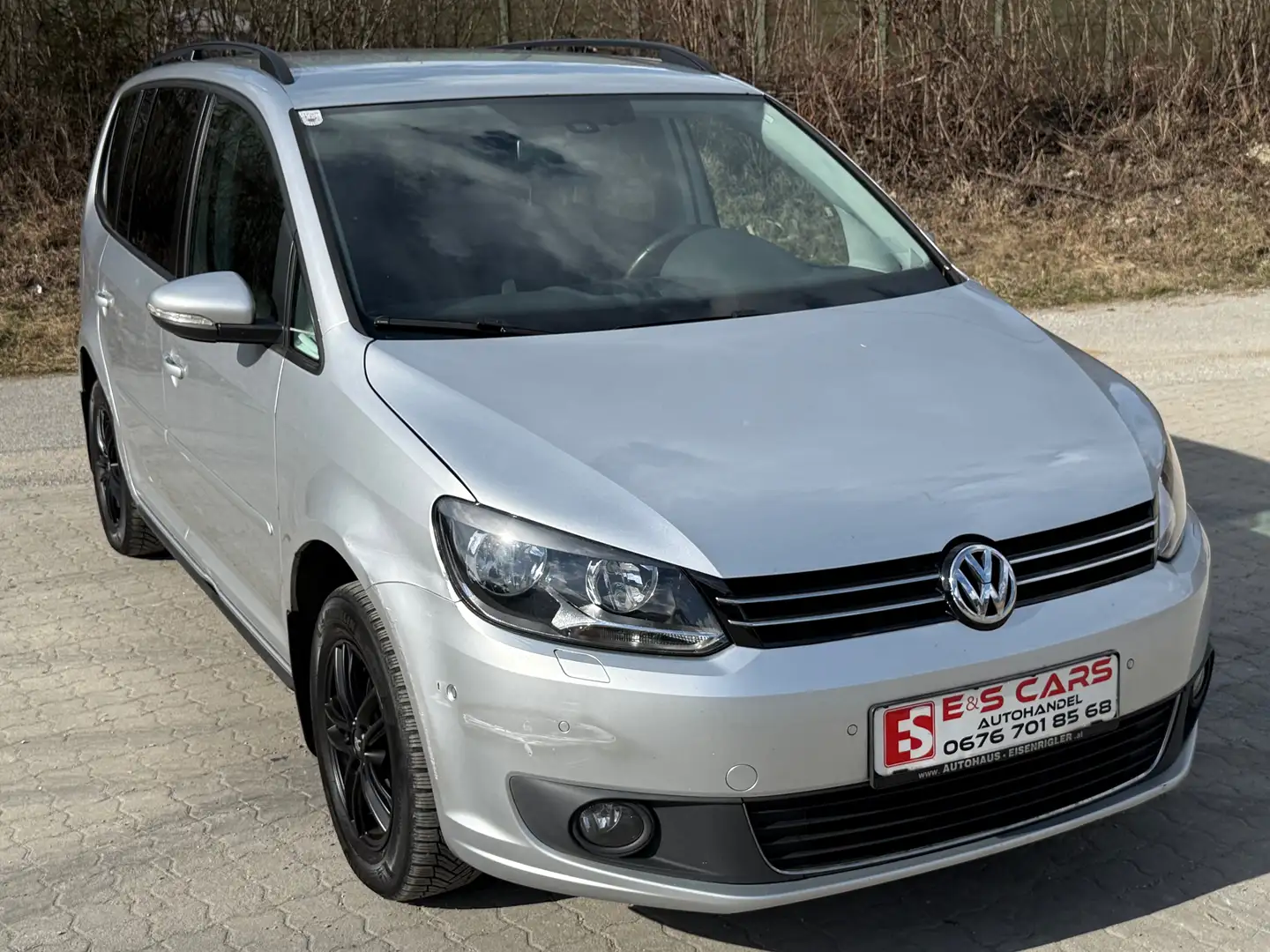 Volkswagen Touran 1.6 TDI Comfortline DSG Grau - 2