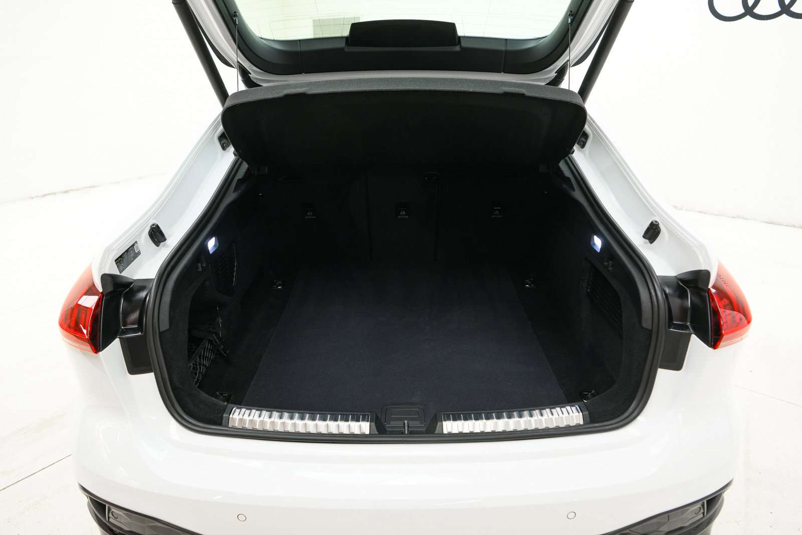2025 Audi A5 Progressiv | Black Package | Comfort Interior Pack thumb 10