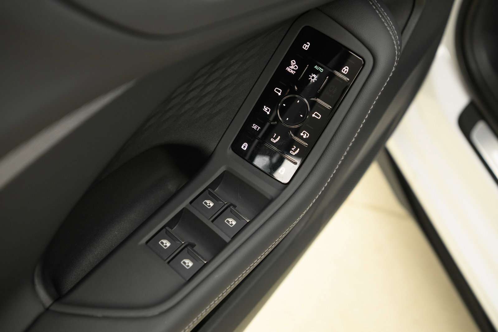 2025 Audi A5 Progressiv | Black Package | Comfort Interior Pack thumb 12