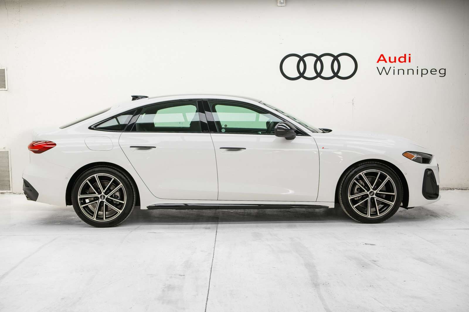 2025 Audi A5 Progressiv | Black Package | Comfort Interior Pack alt 4
