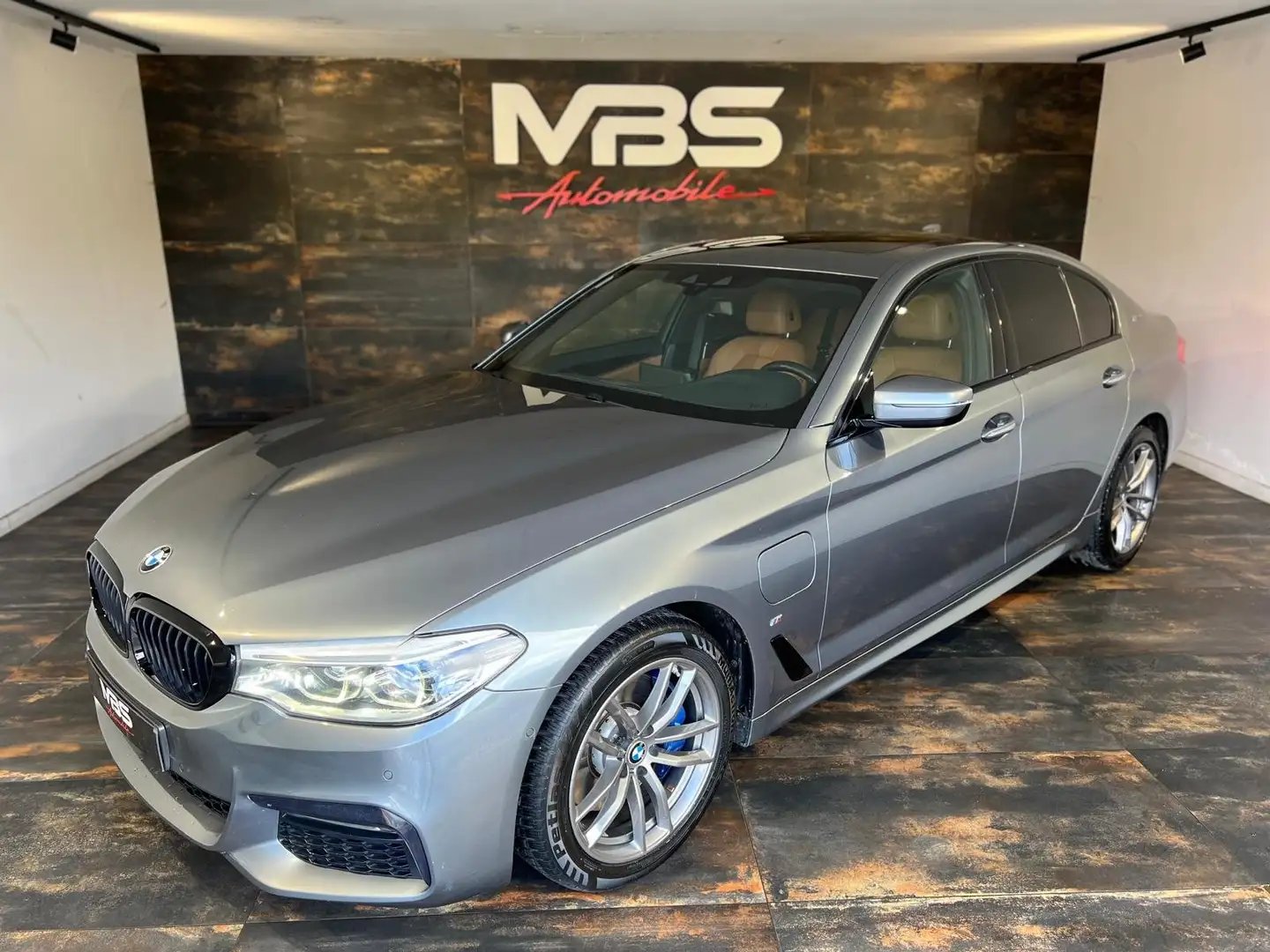 BMW 530 e *PACK M *PÄNO * FEUX LASER * CAMERA * LED INT Grijs - 2