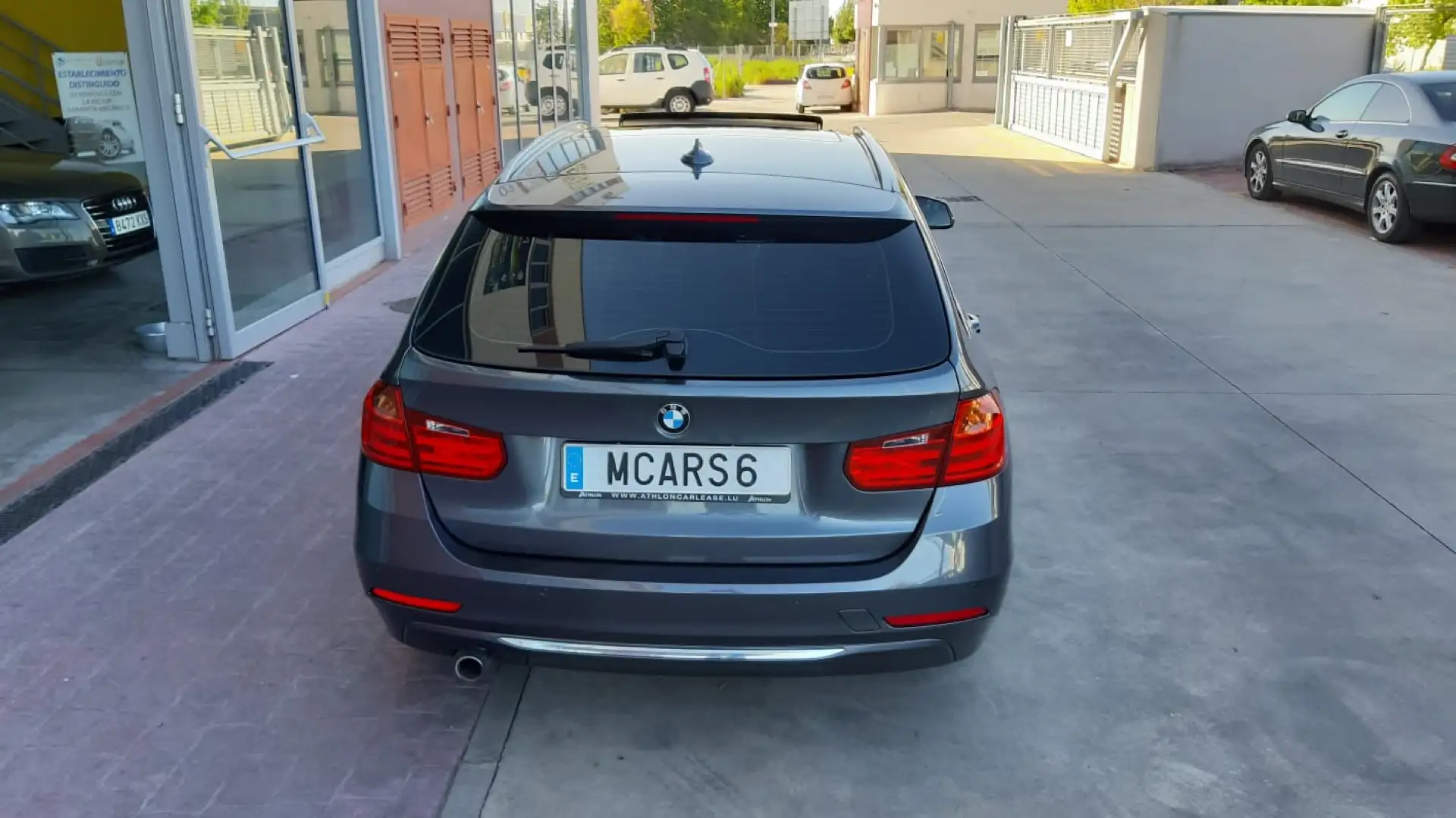 BMW 320 320dA Touring Efficient Dynamics Luxury - 2
