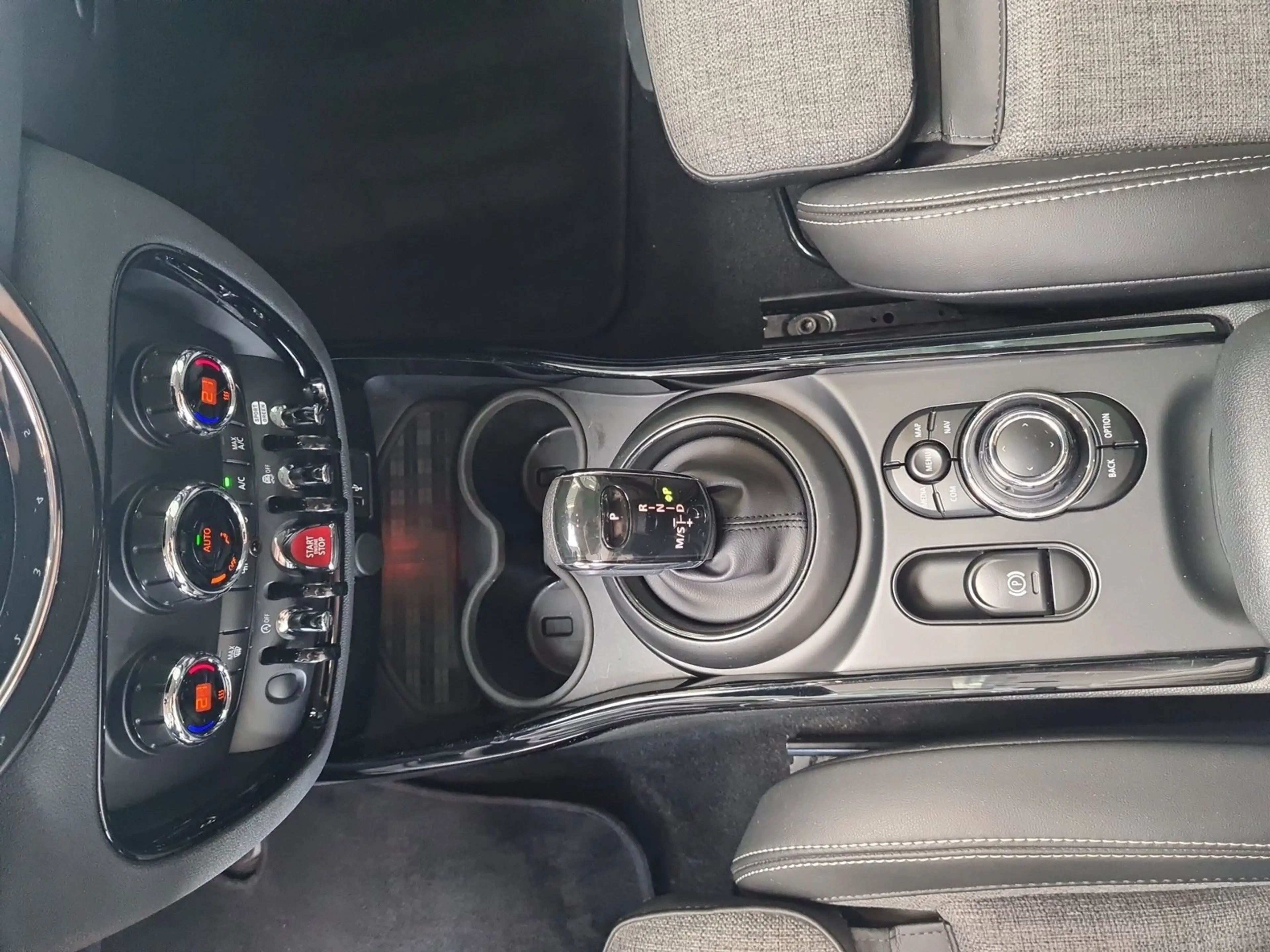 MINI Cooper D Clubman Cooper D Clubman DAB LED RFK Navi Shz. Komfortzg. — photo 15