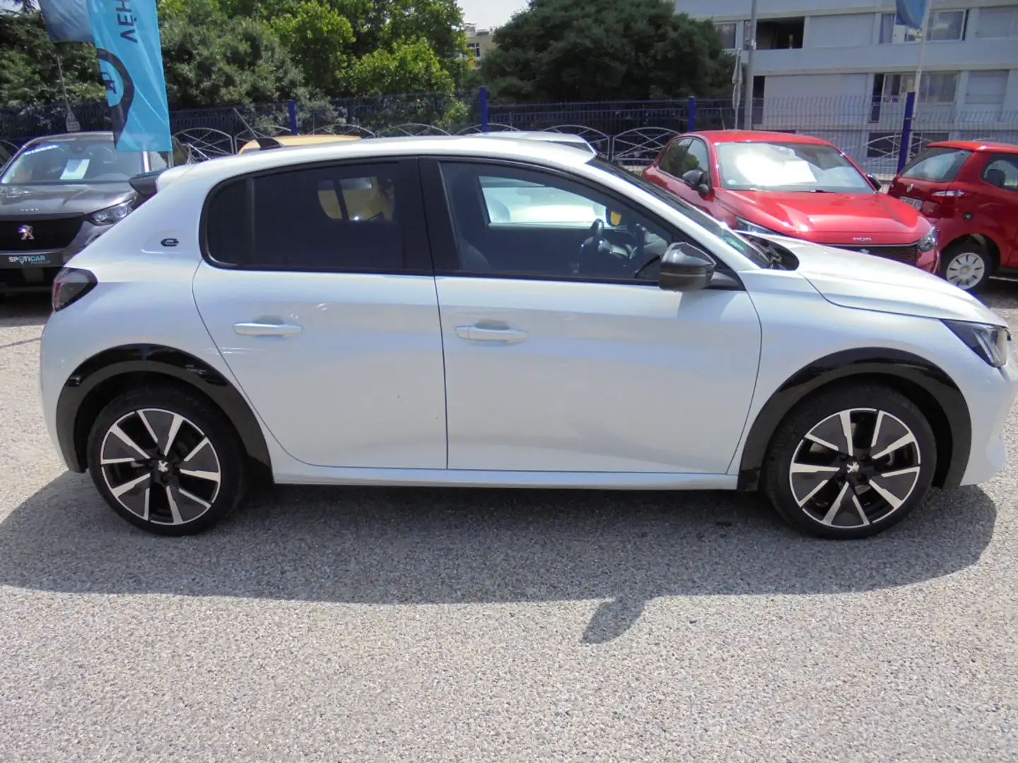 Peugeot 208 Electrique 50 kWh 136ch GT Line - 2