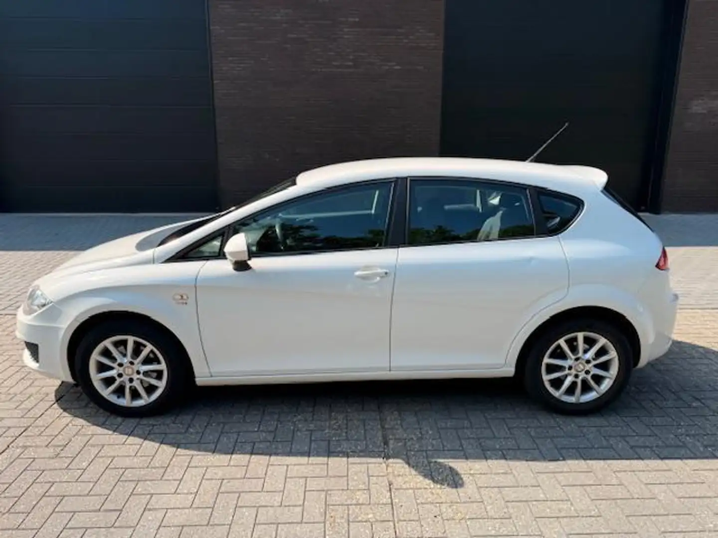 SEAT Leon 1.2 TSI Businessline High | SPORT VLG.| AIRCO|1717 Bianco - 2