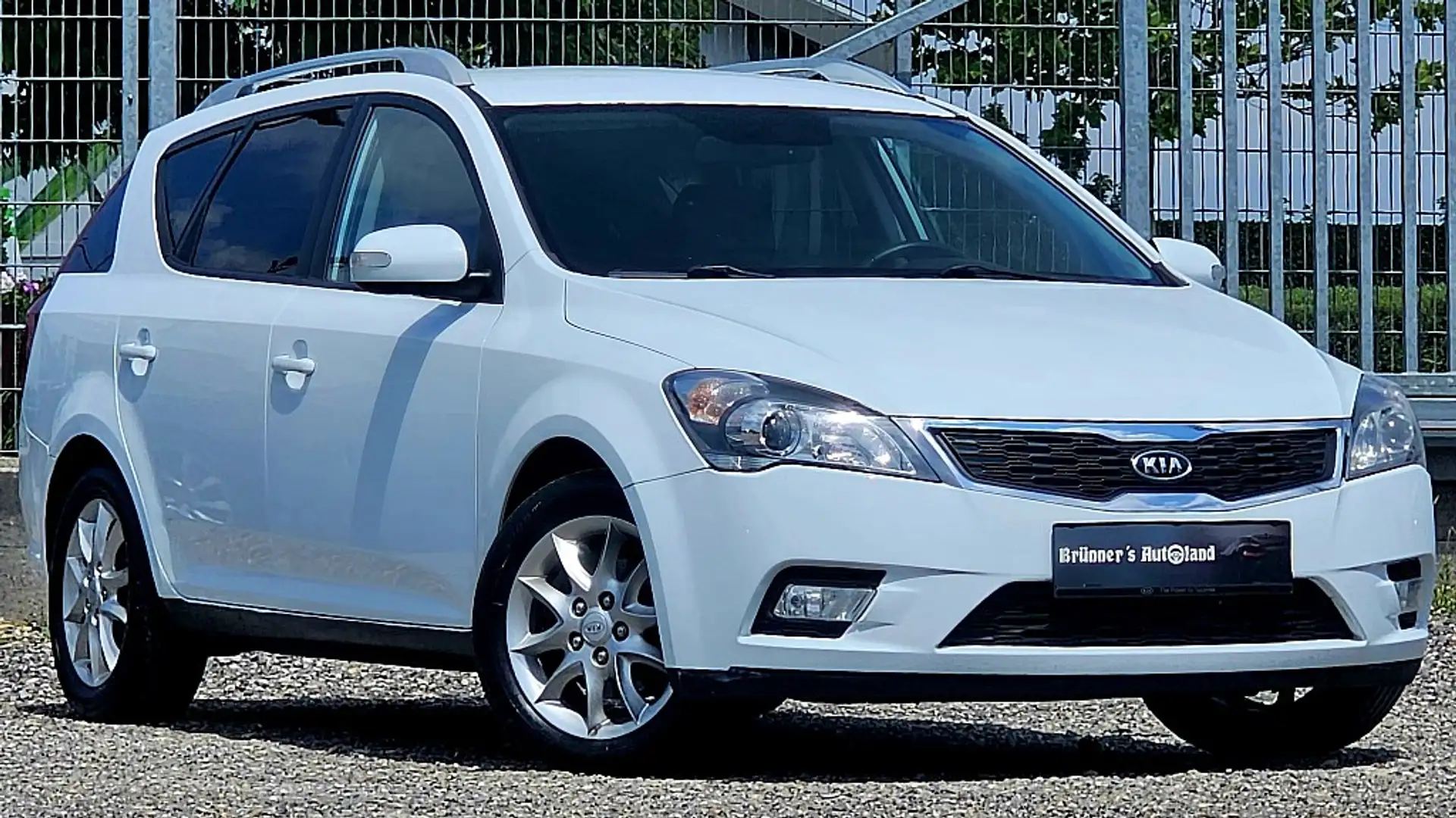 Kia Ceed SW / cee'd SW Pro CEED SW 1-Besitz sehr gepflegt ideales Fami... Weiß - 2
