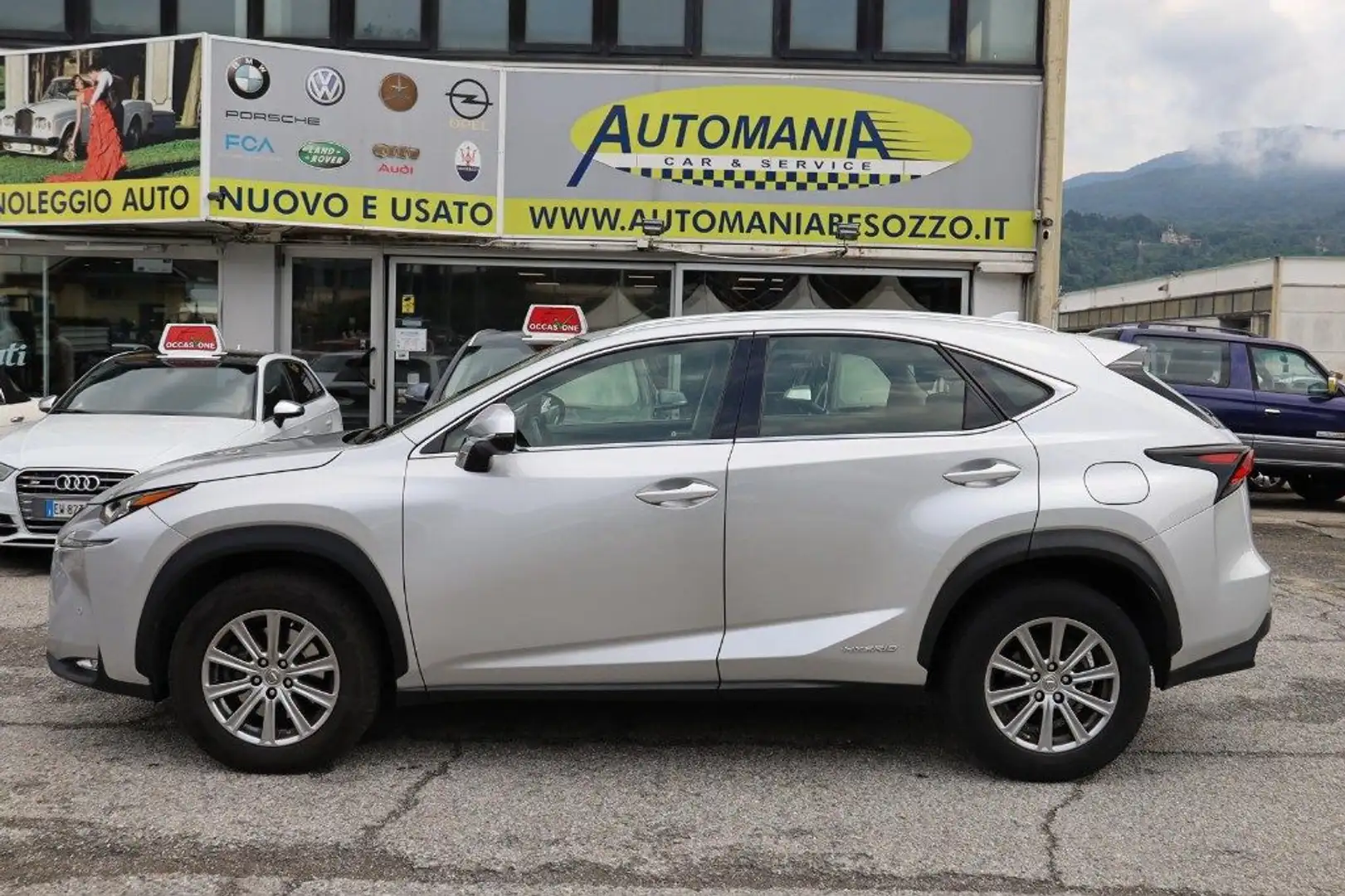 Lexus NX 300 Hybrid Argent - 1