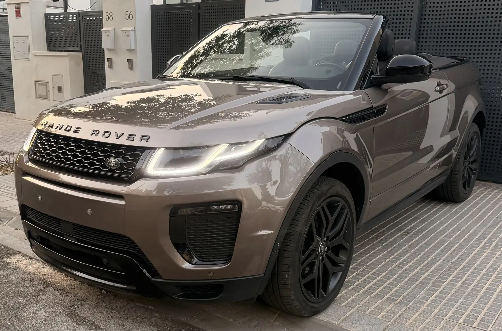 Land Rover Range Rover Evoque Convertible 2.0TD4 HSE Dynamic 4WD 150 Au Marrón - 1