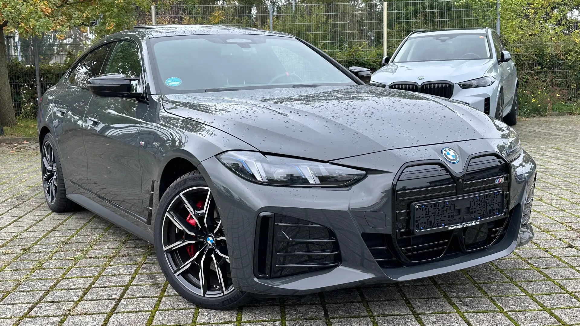 BMW i4 M50  xDrive M Paket Sport Boost Facelift Grau - 2