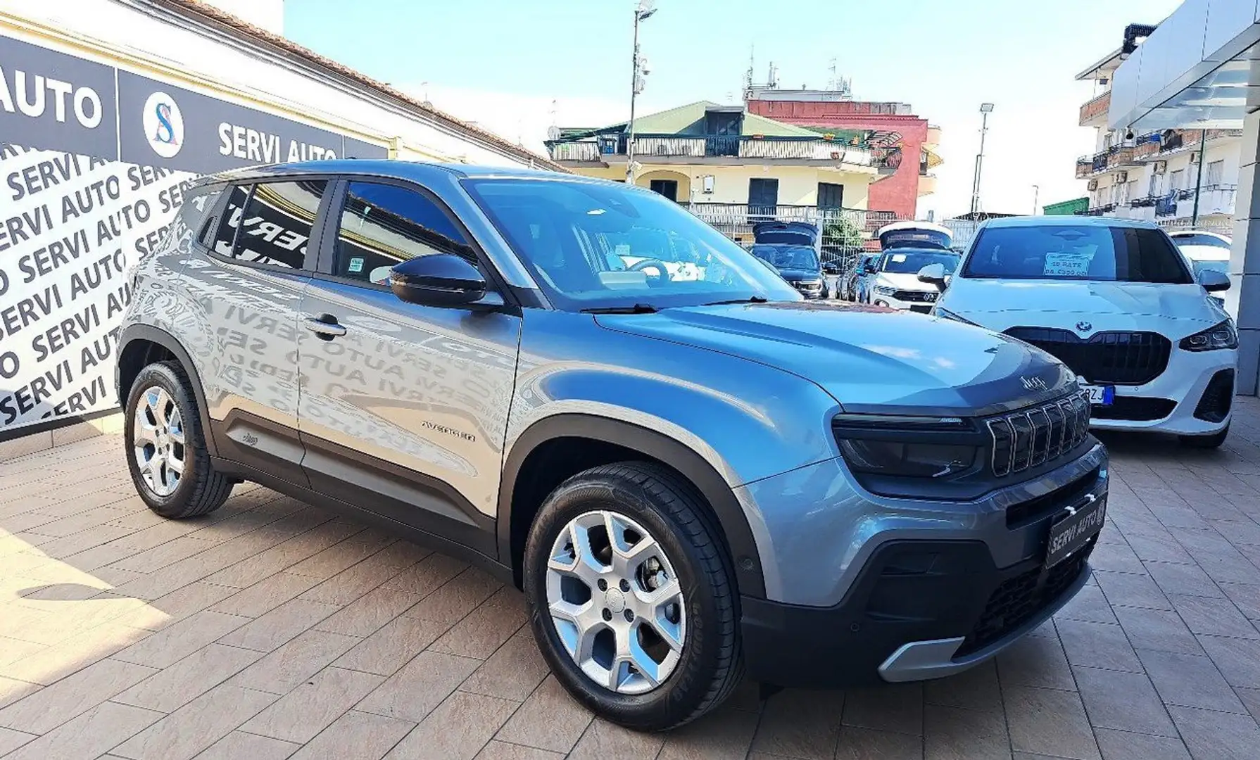 Jeep Avenger 1.2 Turbo Altitude Gris - 1