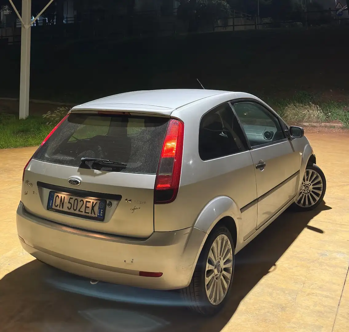 Ford Fiesta 3p 1.4 tdci Ghia - 1