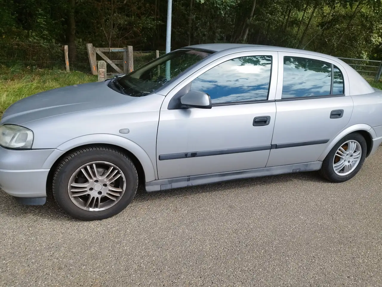 Opel Astra 1.6-16V Edition, foto 2