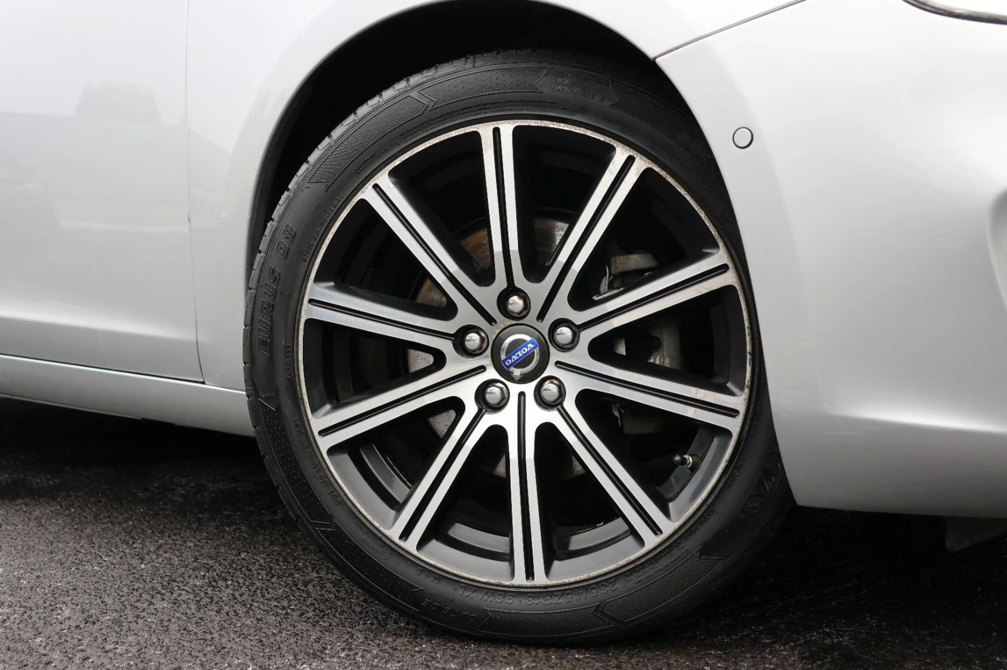 Volvo S60 T5/R-Design/ACC+SPUR/4xSHZ/LHZ/KAMERA/TTW/18 — photo 15
