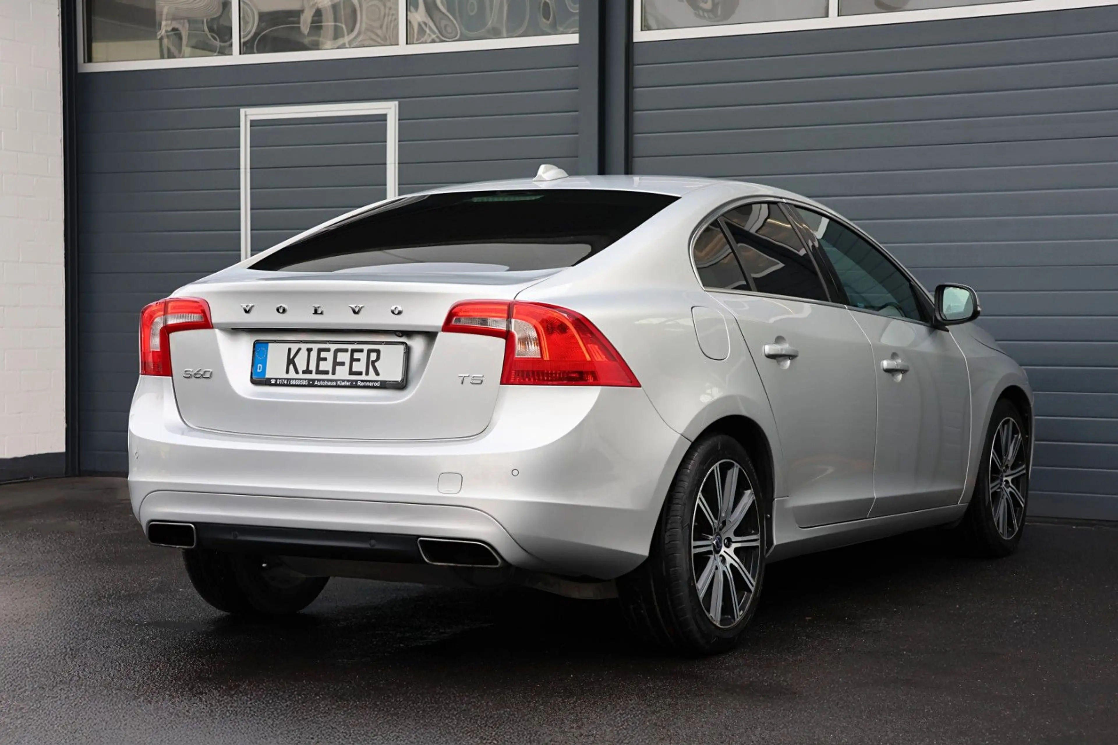 Volvo S60 T5/R-Design/ACC+SPUR/4xSHZ/LHZ/KAMERA/TTW/18 — photo 7
