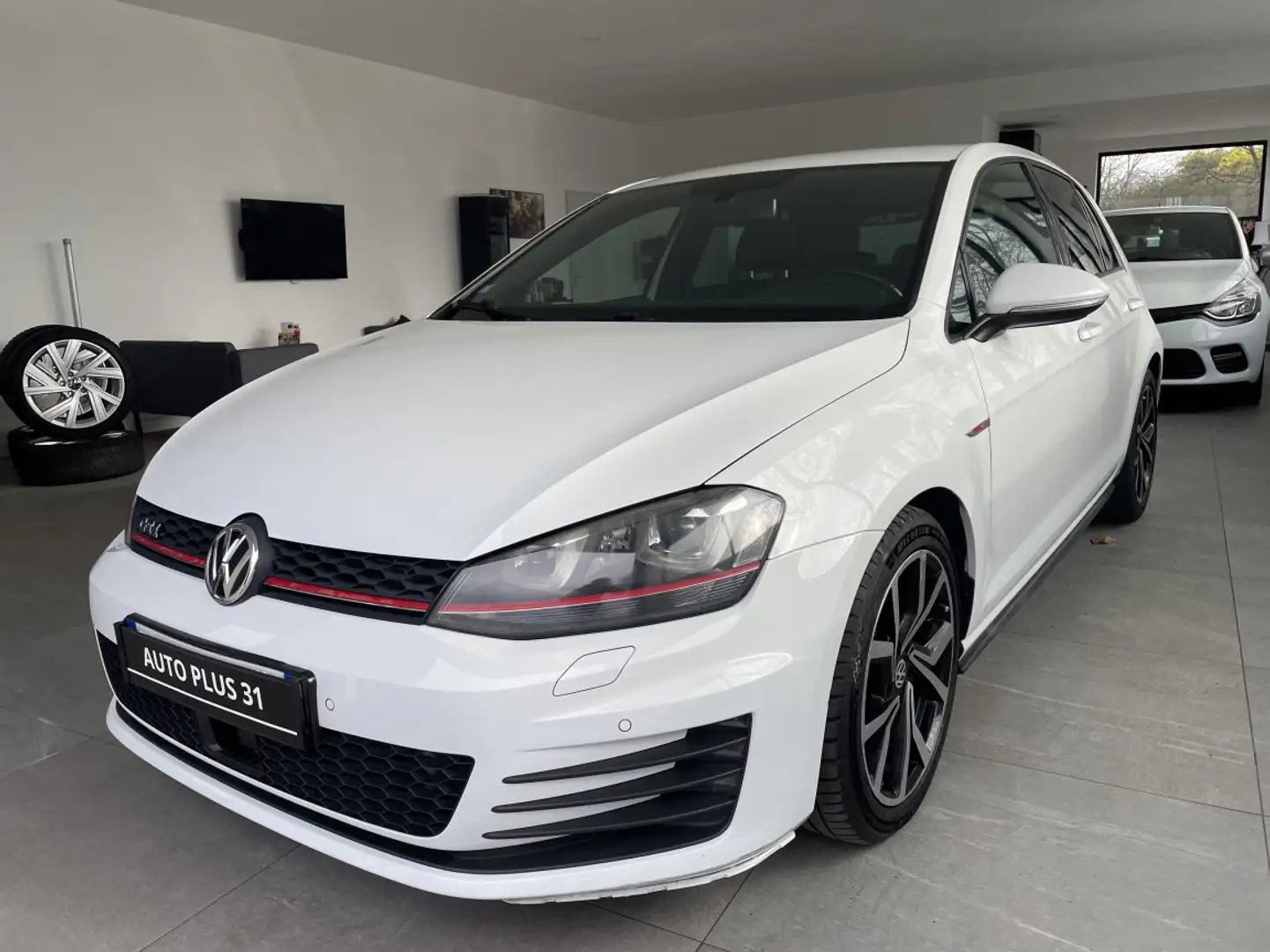 Volkswagen Golf 2.0 TSI 220 BlueMotion Technology GTI - 1