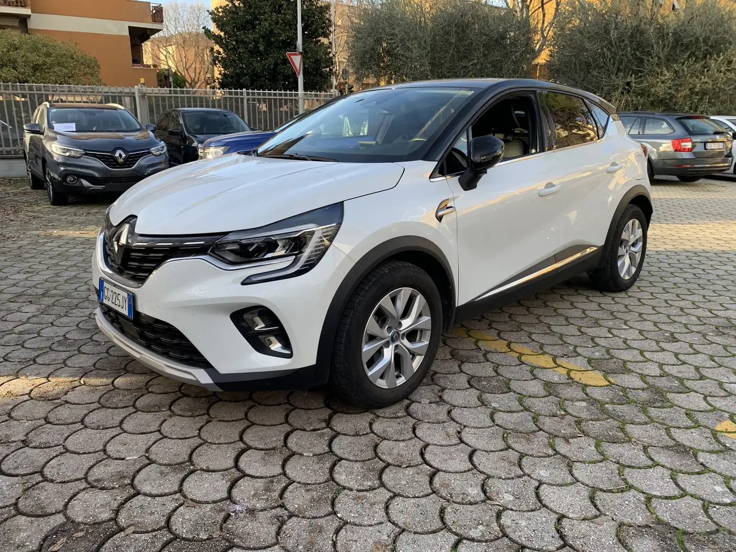 Renault Captur Plug-in Hybrid E-Tech 160 CV Intens Blanc - 2