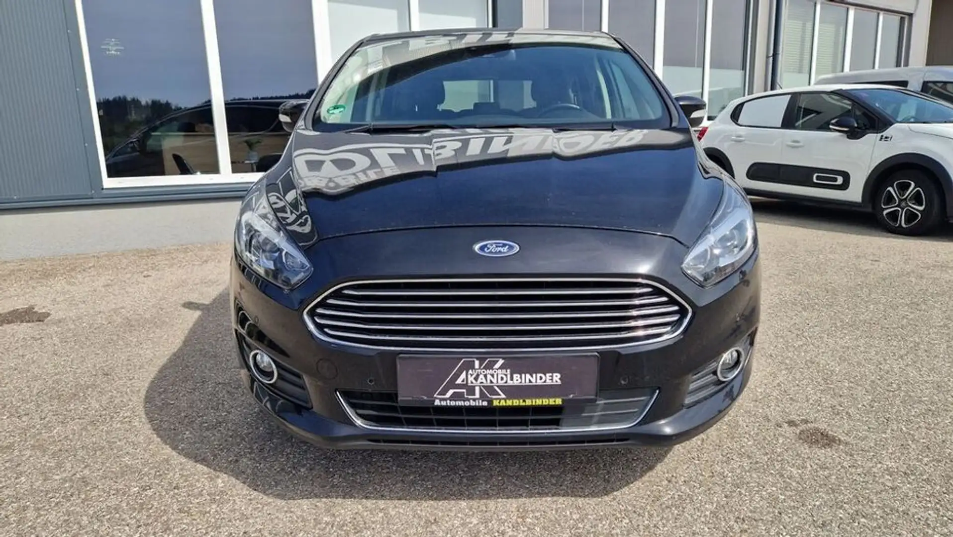 Ford S-Max Titanium 2.0 EcoBlue SCR AWD Aut. ''7-Sitzer Schwarz - 2