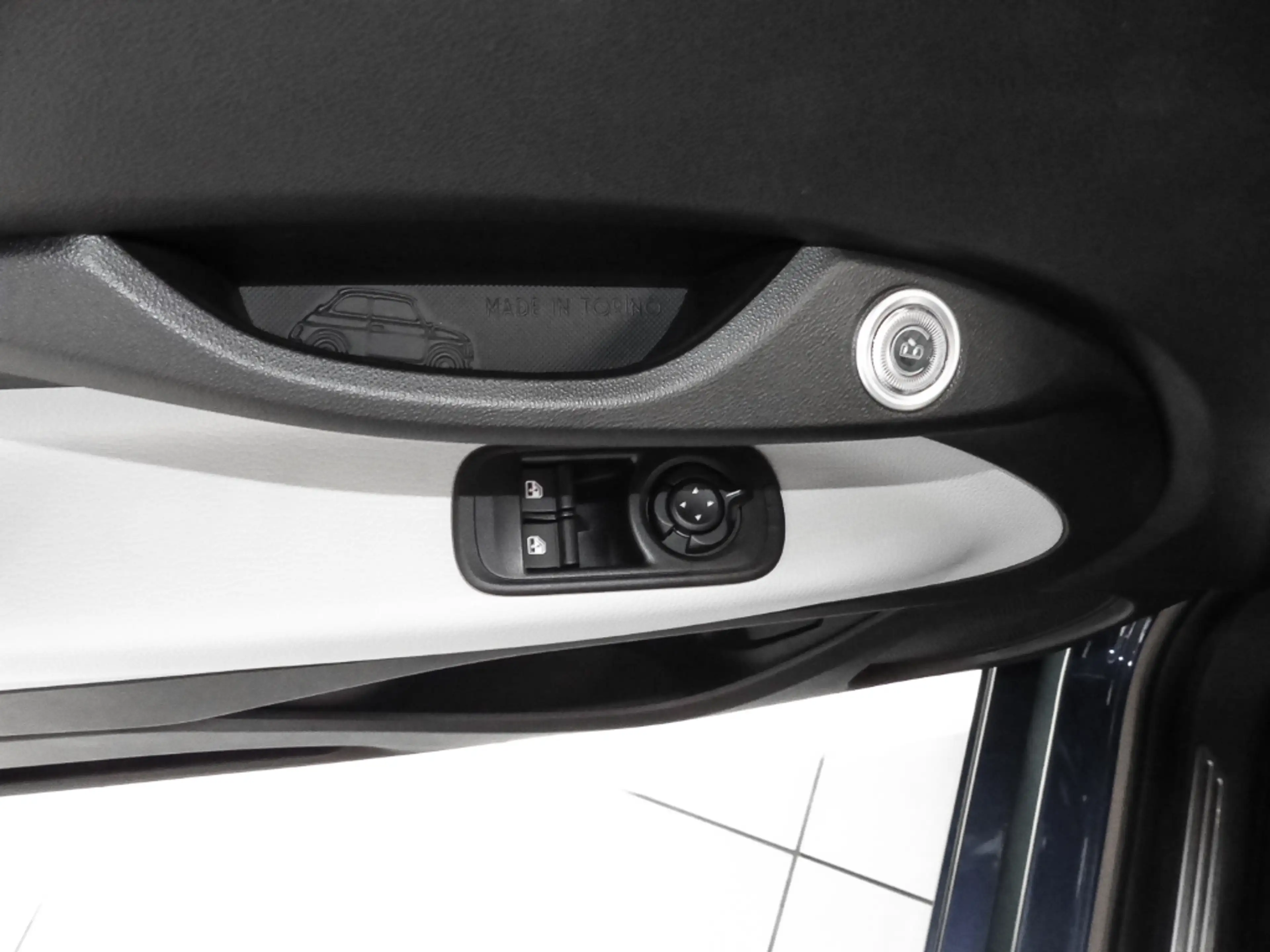 Fiat 500e La Prima Navi Leder LED Apple CarPlay Klimaautom — photo 8