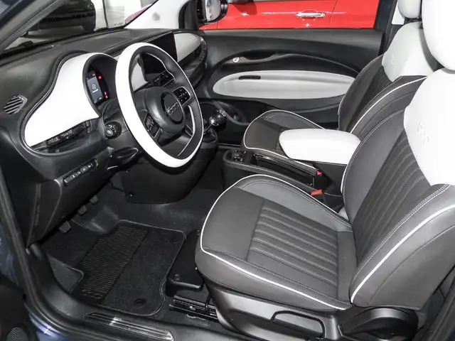 Fiat 500E view 7