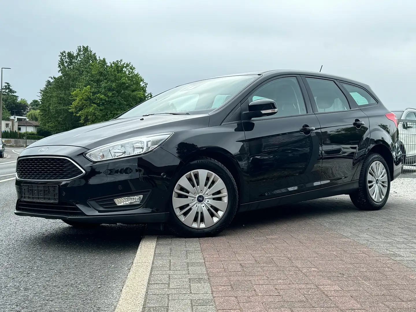 Ford Focus Trend Noir - 1