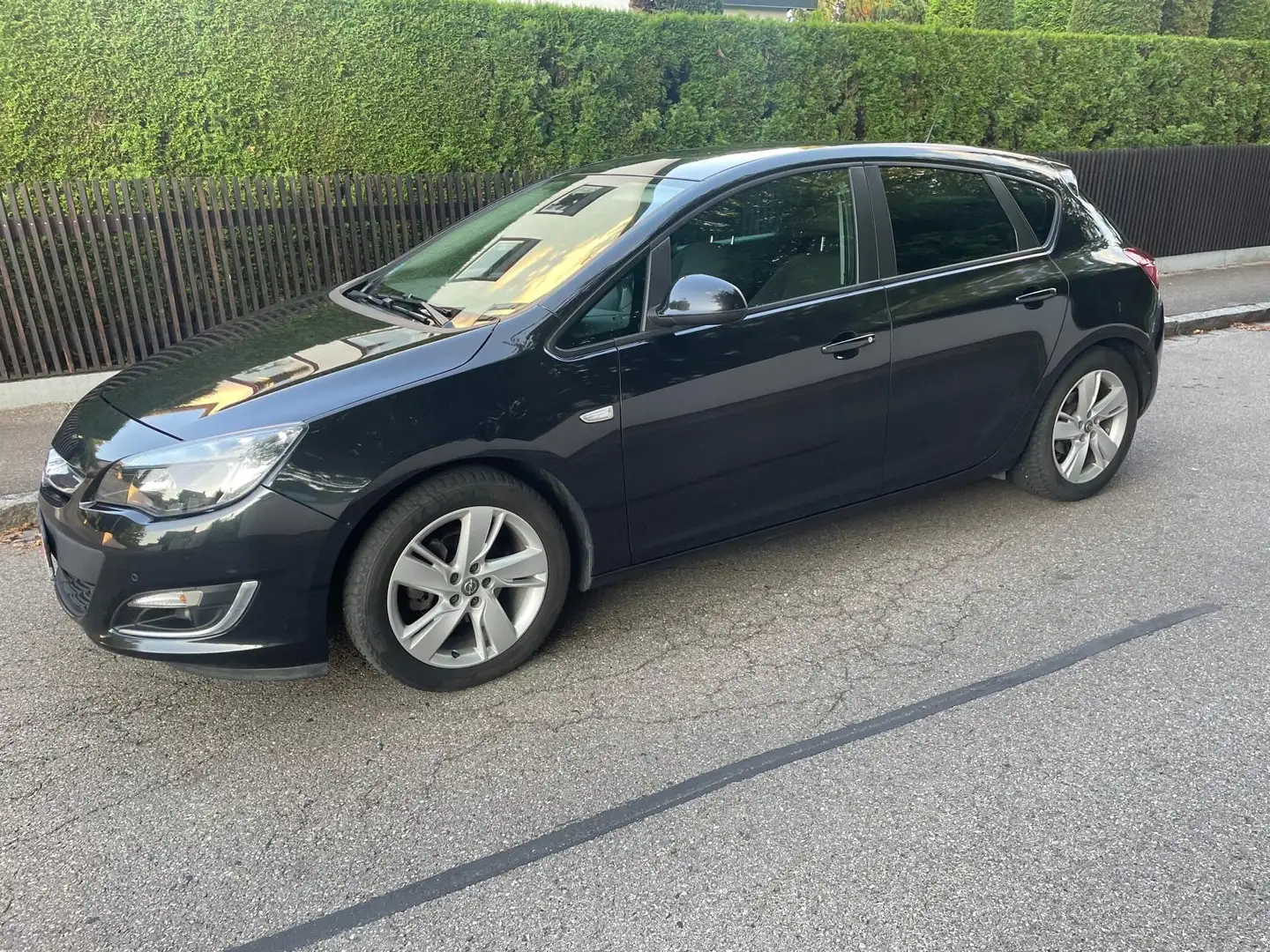 Opel Astra Astra 1.4 Turbo ecoFLEX Start/Stop Edition Sport Schwarz - 2