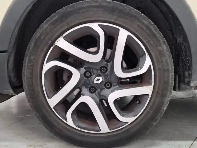Renault Captur view 25
