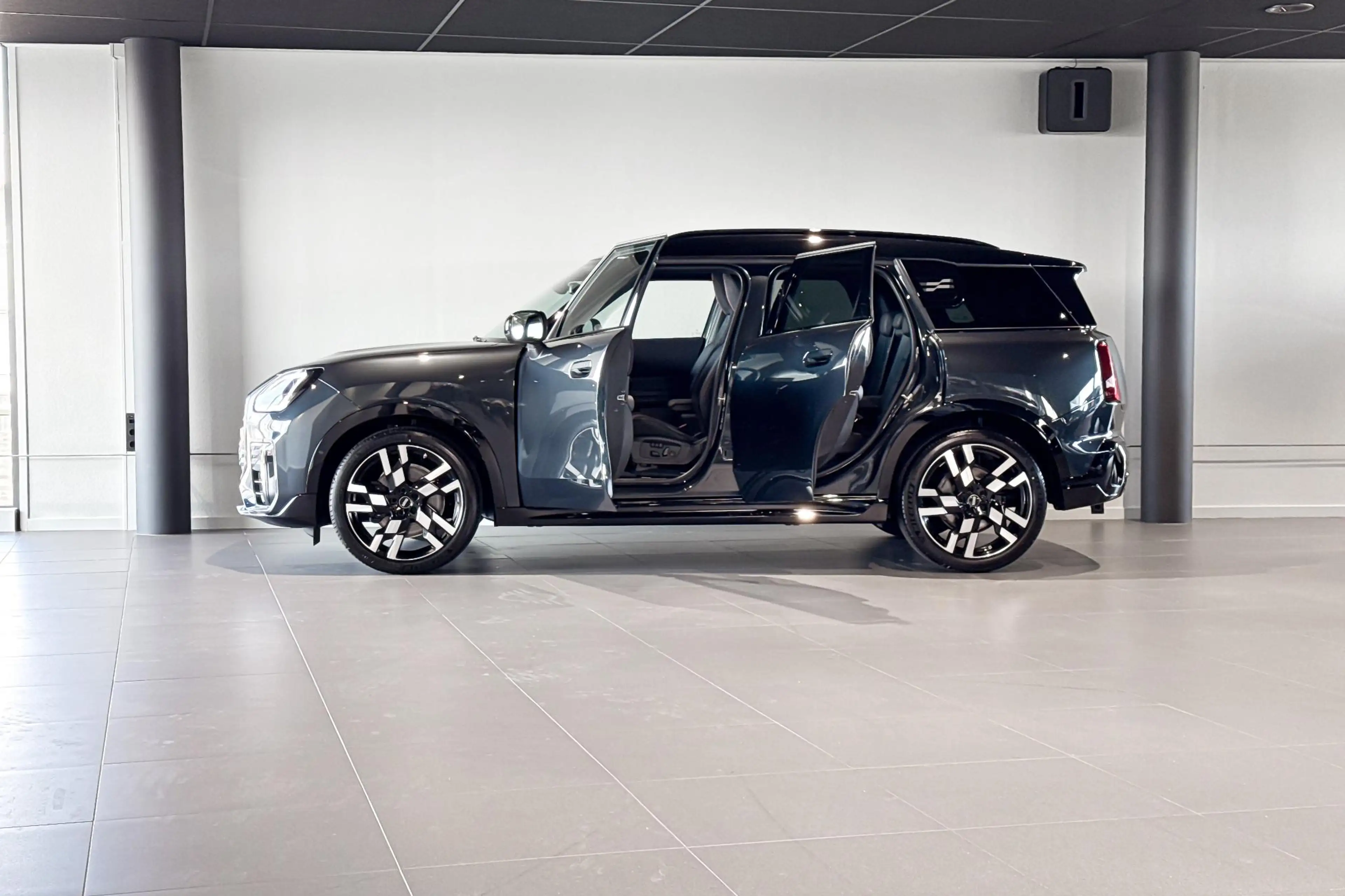 MINI John Cooper Works Countryman 1.5 C XL - Boost Deals — photo 3