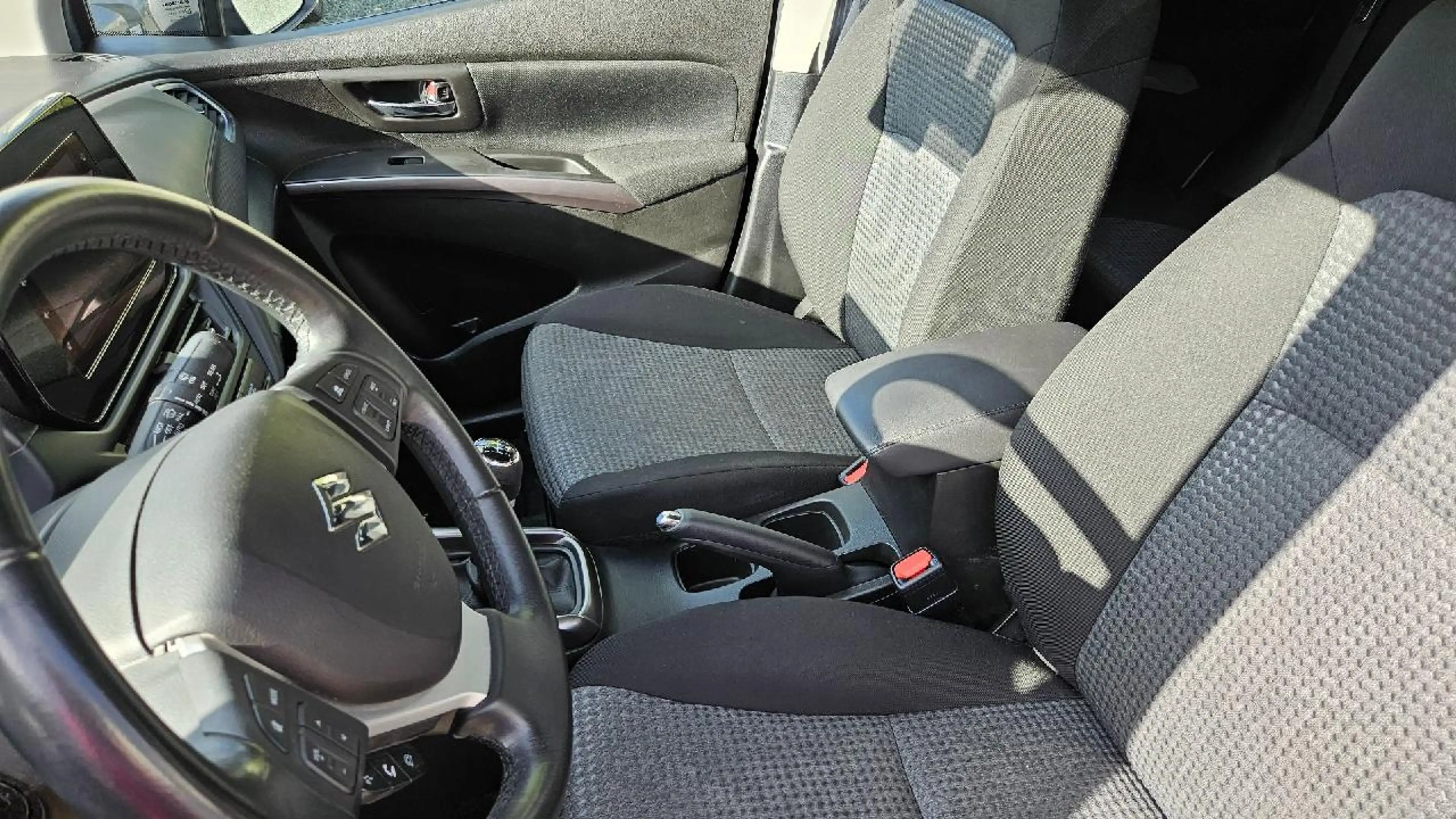 Suzuki SX4 S-Cross Comfort — photo 14