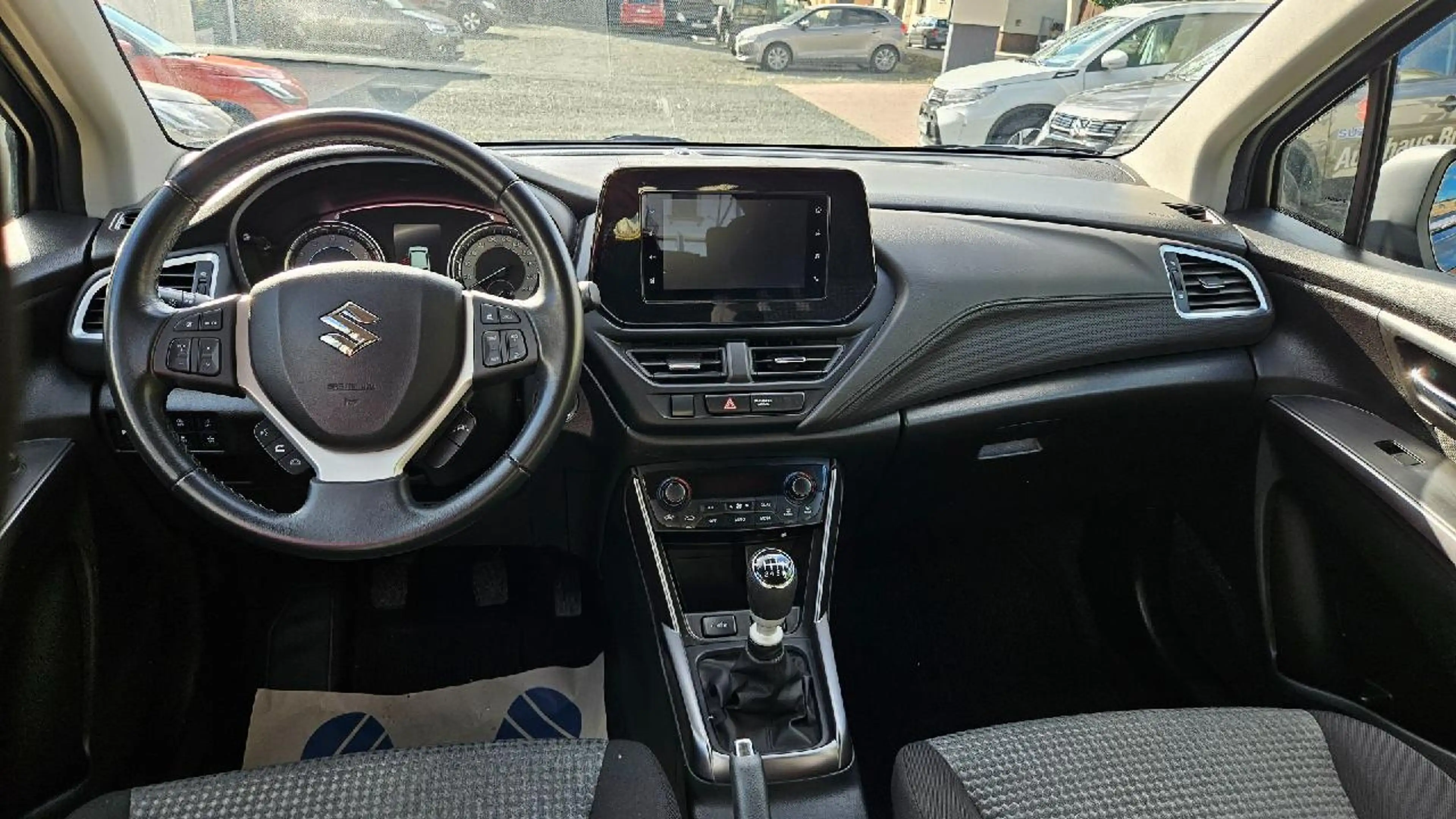 Suzuki SX4 S-Cross Comfort — photo 11