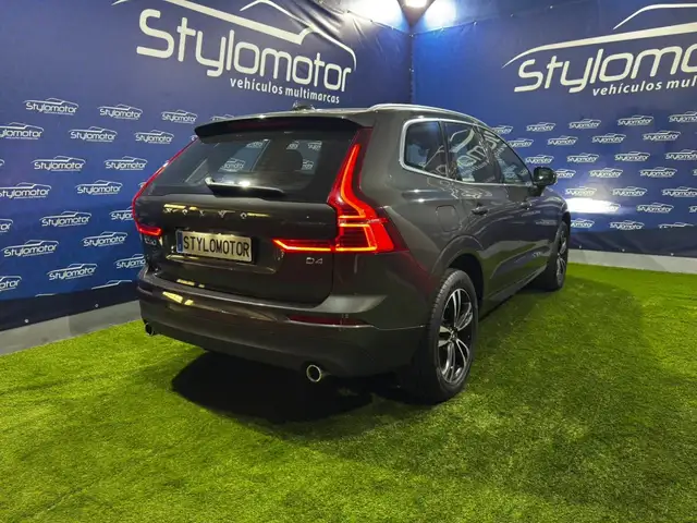 Volvo XC60 view 3