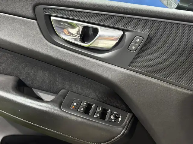 Volvo XC60 view 9