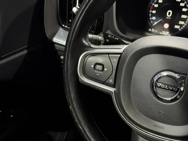 Volvo XC60 view 7