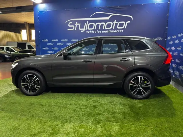 Volvo XC60 view 2