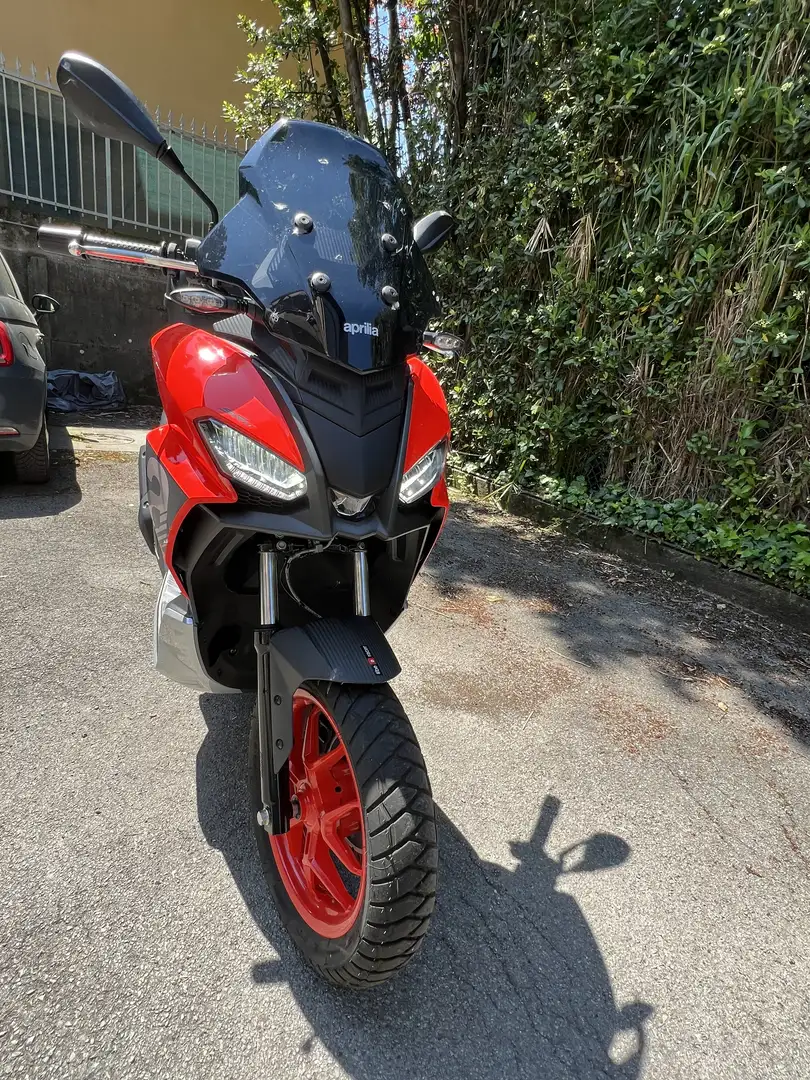 Aprilia SR GT 125 Rosso - 2