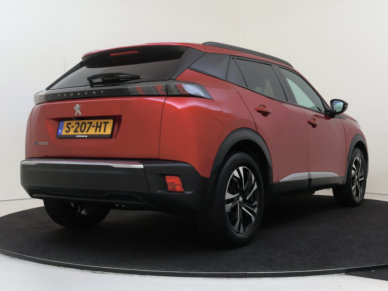 Peugeot e-2008 EV Allure Pack 50 kWh — photo 11