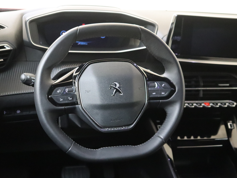 Peugeot e-2008 EV Allure Pack 50 kWh — photo 6