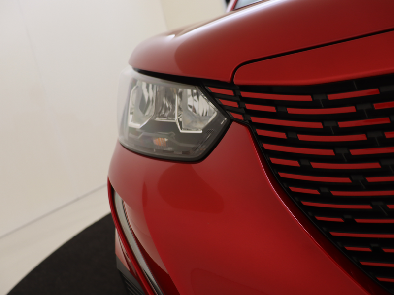 Peugeot e-2008 EV Allure Pack 50 kWh — photo 13