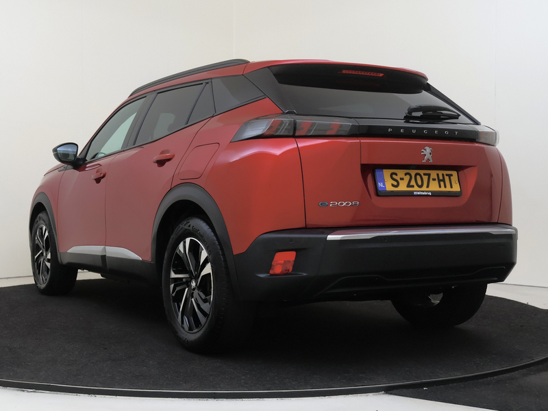Peugeot e-2008 EV Allure Pack 50 kWh — photo 4