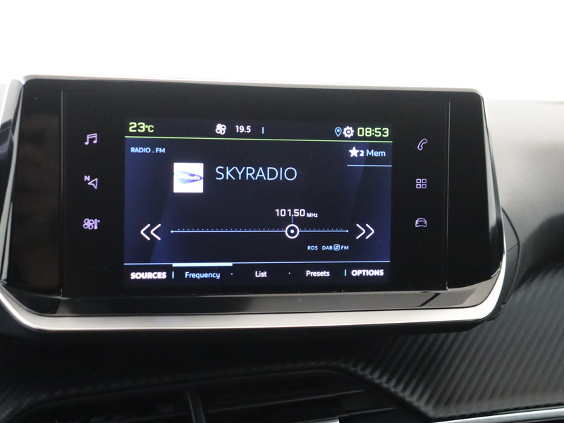 Peugeot e-2008 EV Allure Pack 50 kWh — photo 15