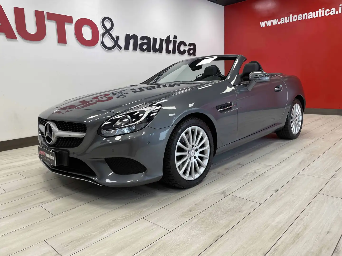 Mercedes-Benz SLC 200 CGI AUTO Grau - 1