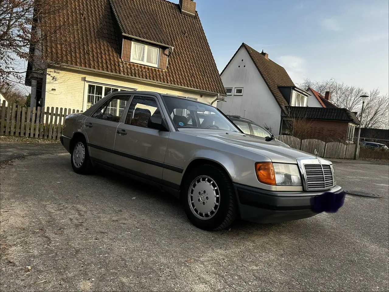 Mercedes-Benz 200, foto 1