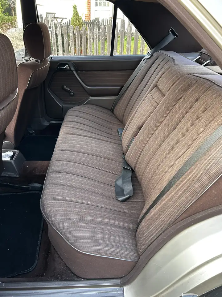 Mercedes-Benz 200, foto 7