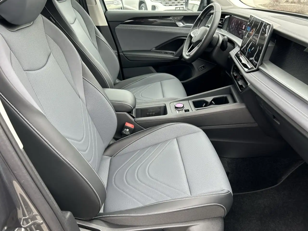 Volkswagen Tiguan photo Volkswagen Tiguan