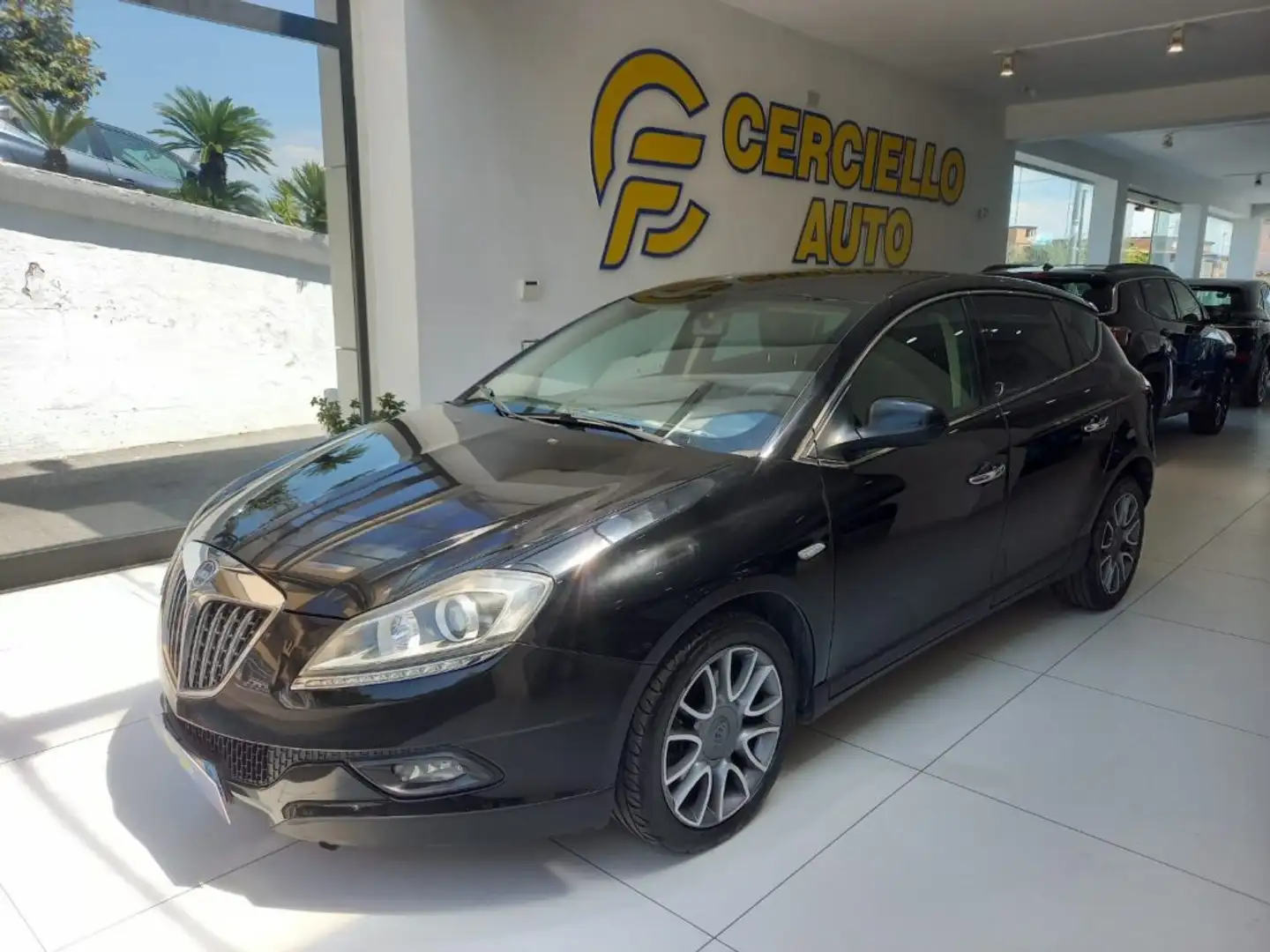 Lancia Delta 2.0 MJT DPF Platino Nero - 2