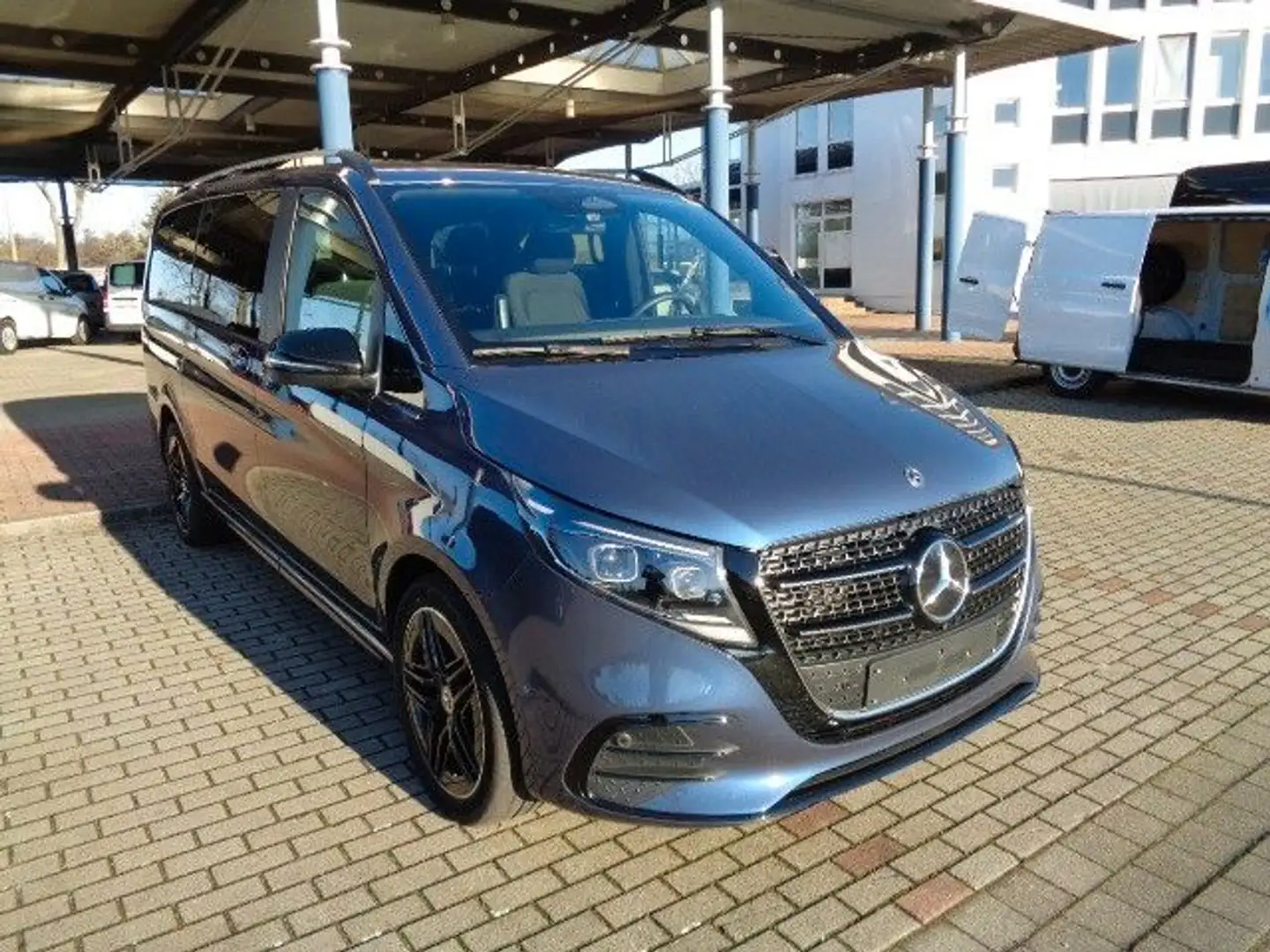 Mercedes-Benz V 250 D 4-MATIC,AMG,PANO,AHK,SOUND,NP:97.033,- Blau - 1
