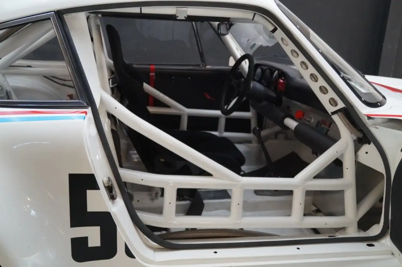 Porsche 911 Brumos RSR 3.6L Race Car (1977), foto 12