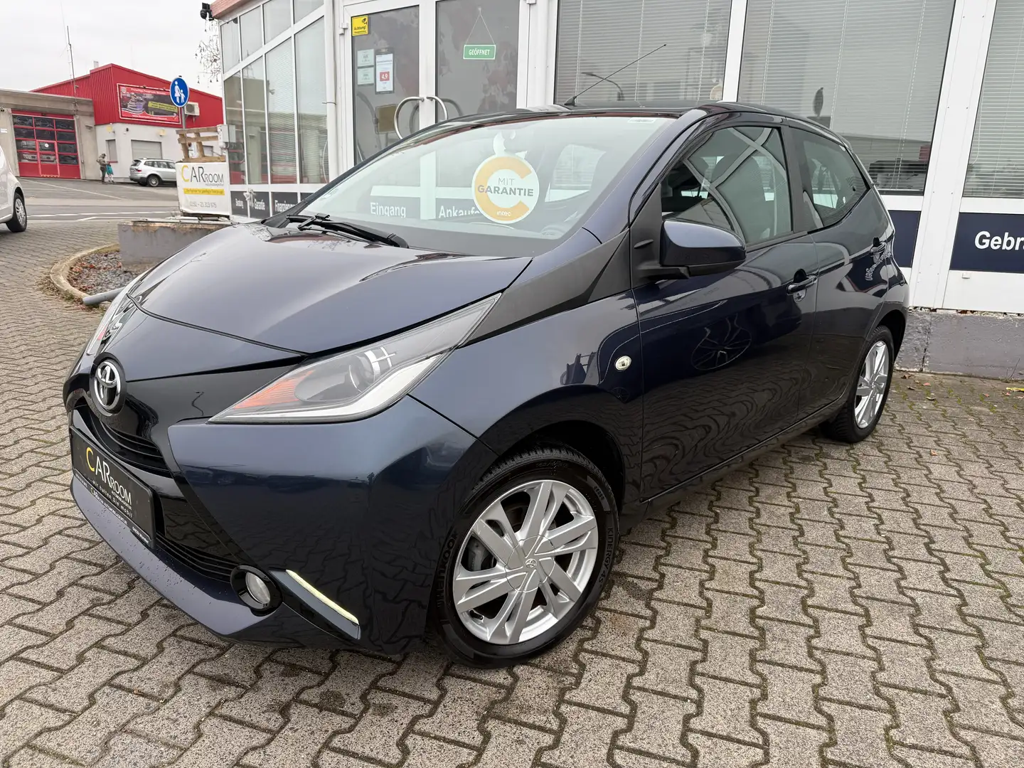 Toyota Aygo x-play touch*Kamera*Allwetter*TÜV Bleu - 1