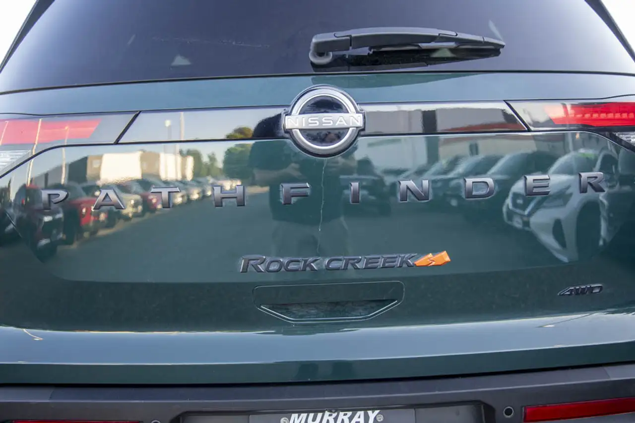 Nissan Pathfinder снимка Nissan Pathfinder