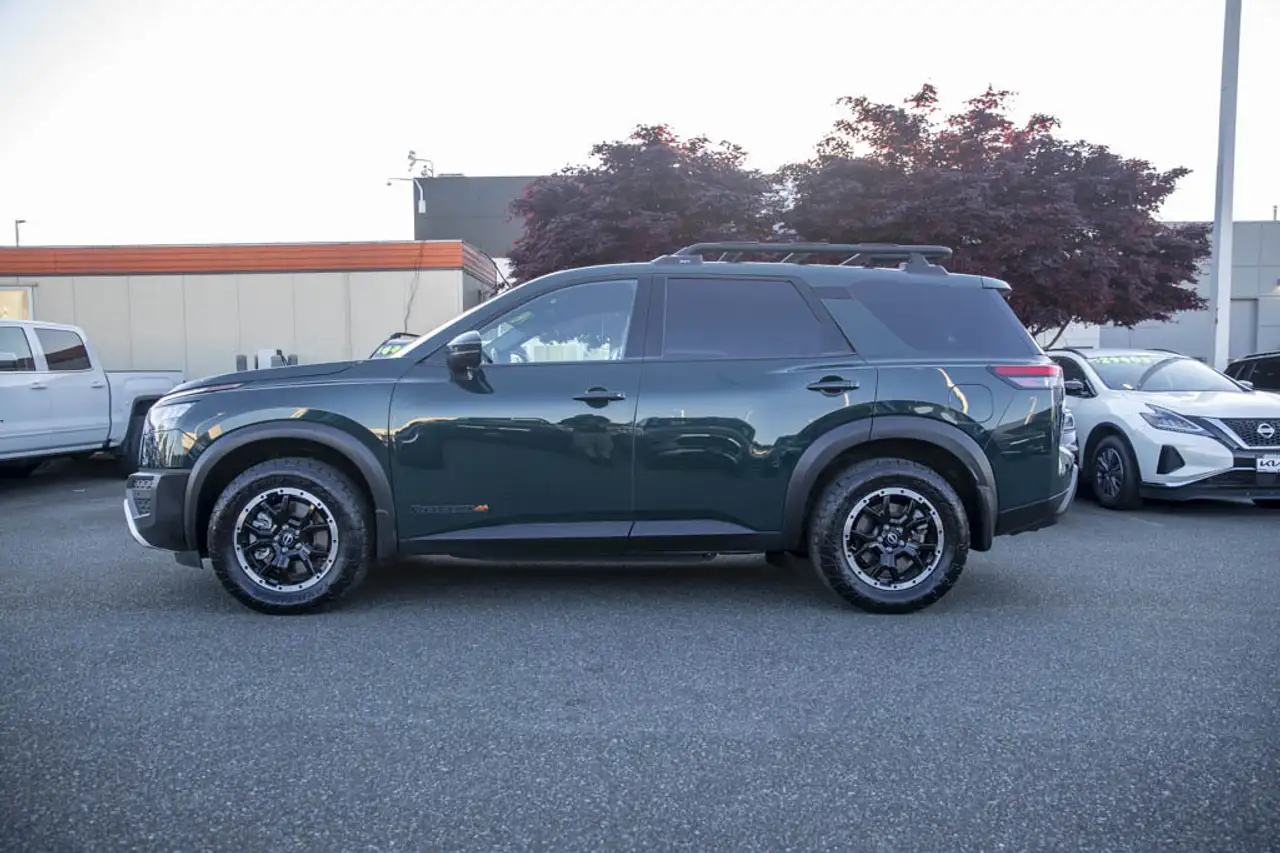 Nissan Pathfinder снимка Nissan Pathfinder