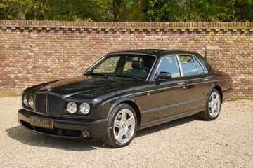 T "Diamond Black" VAT CAR! Executed in "Diamond Bl
